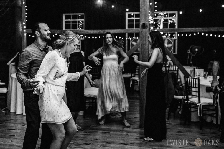 twisted-oaks-studio-maggie-jordan-farm-wedding-0081
